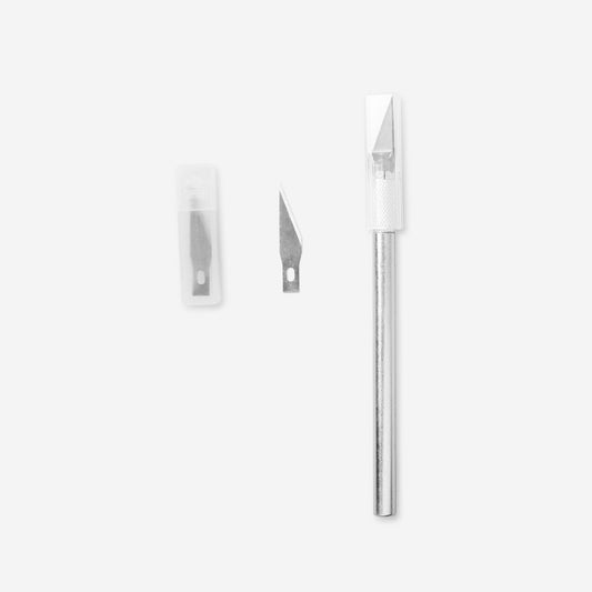 Hobby knife. With 5 blades