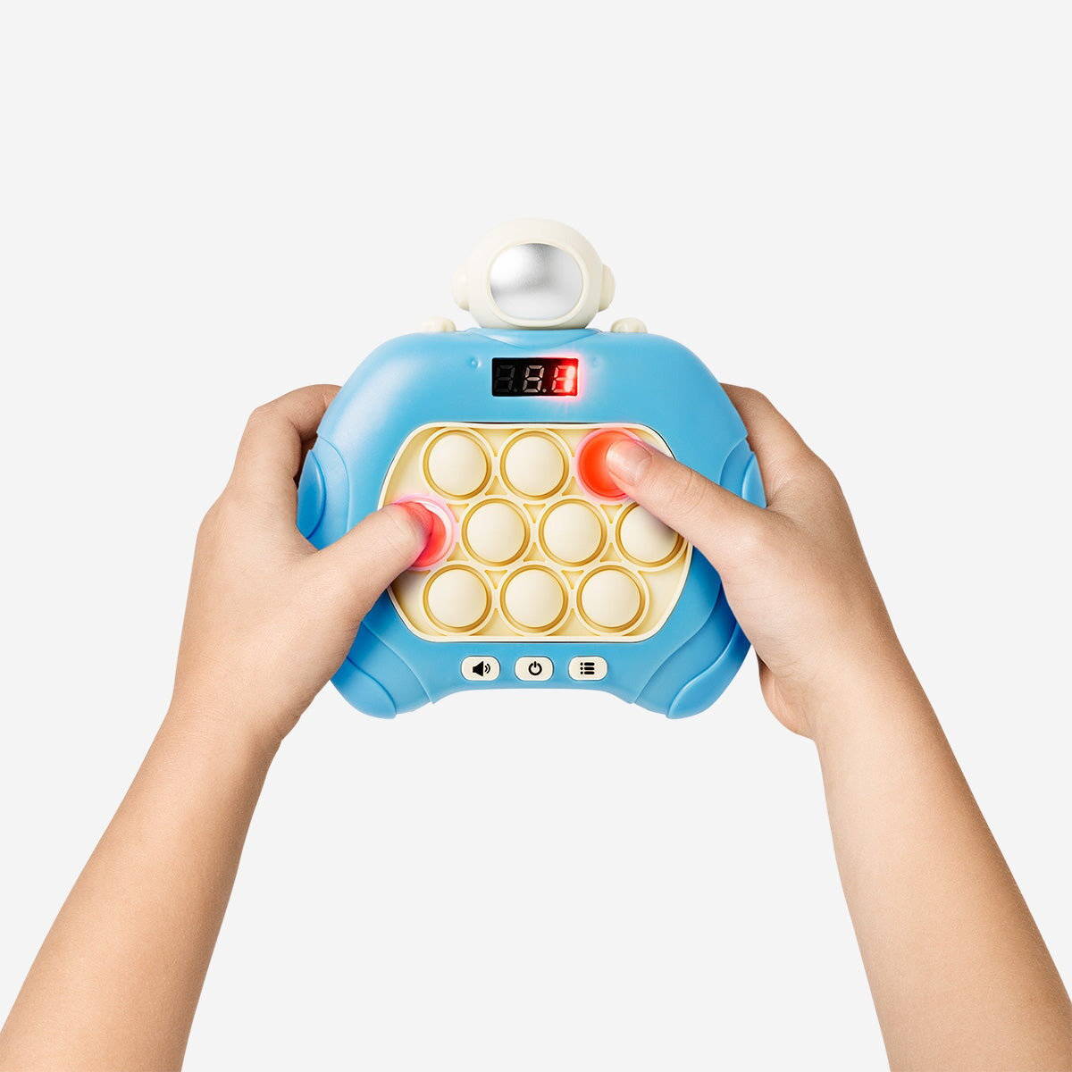 Memory game console - Astronaut